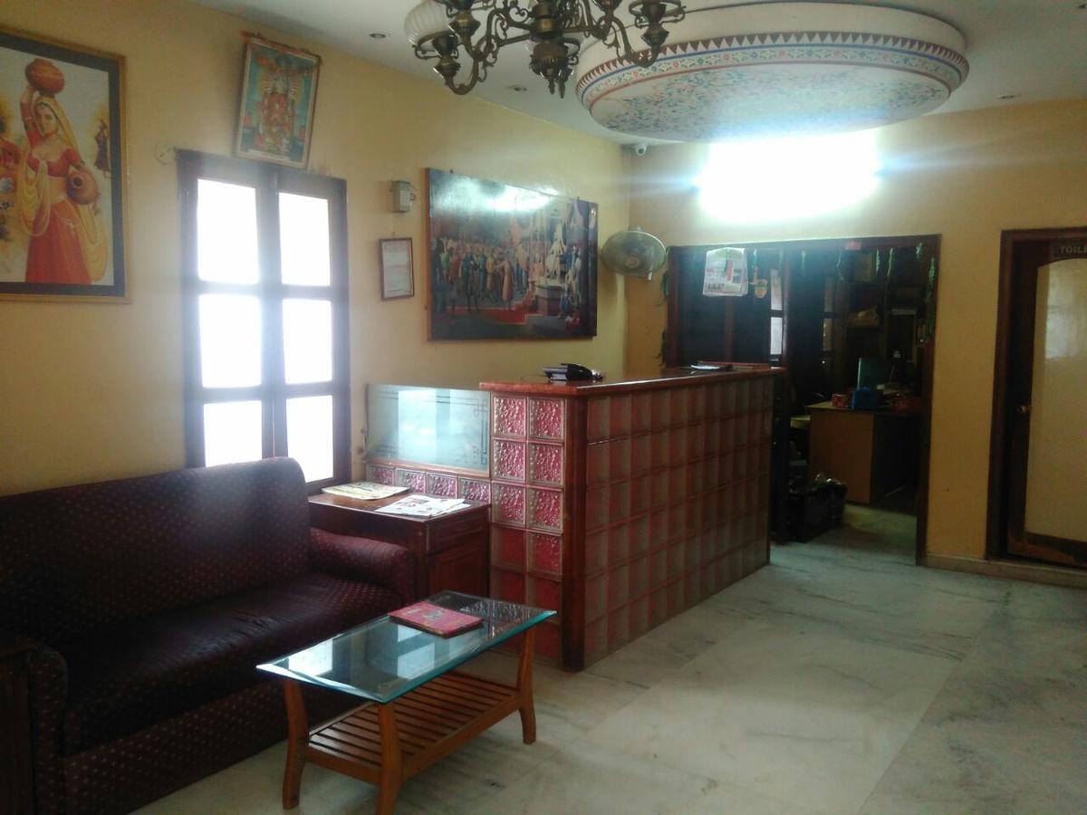 Capital O 84122 Hotel Trilok Palace Jaipur Luaran gambar