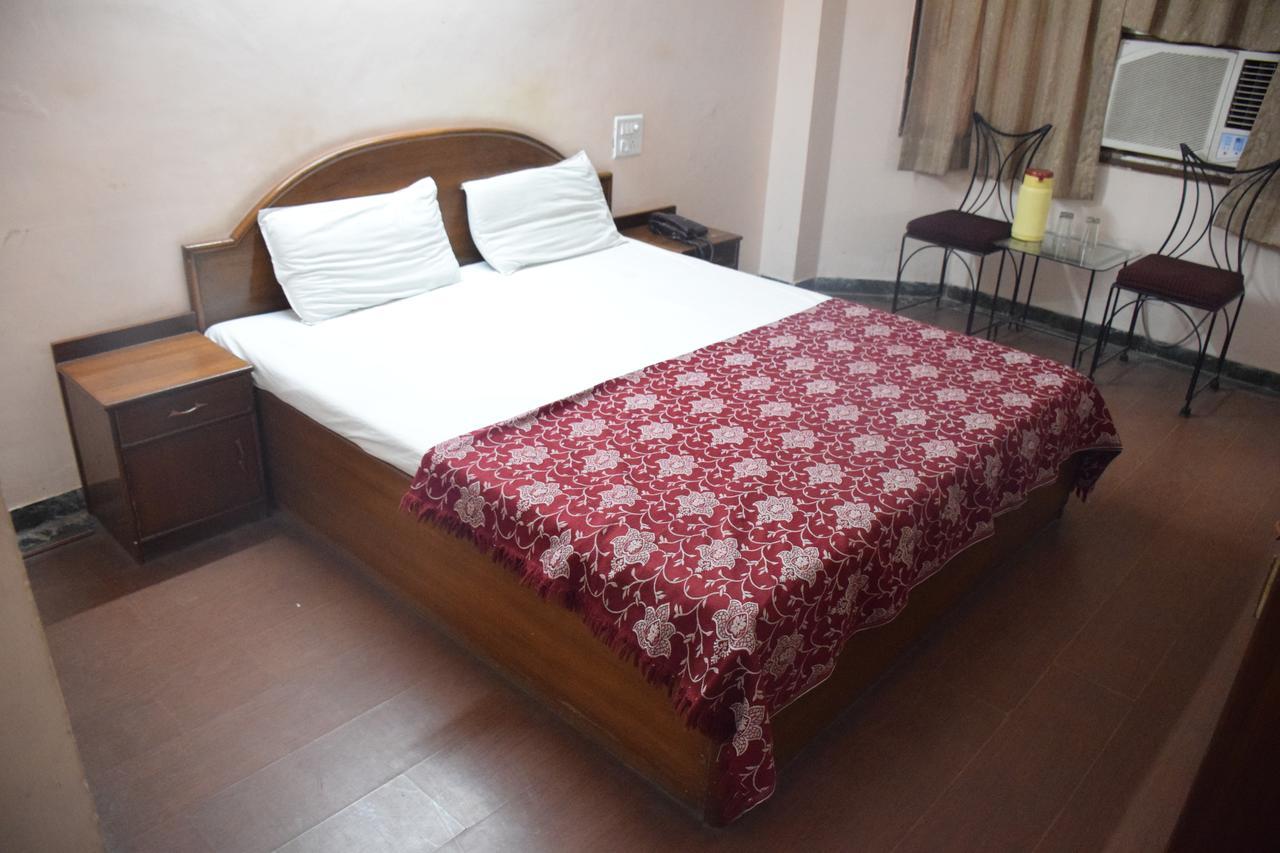Capital O 84122 Hotel Trilok Palace Jaipur Luaran gambar