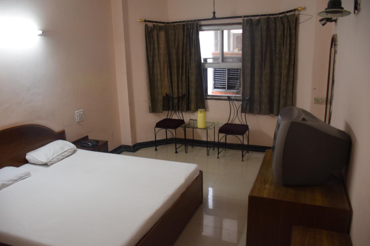 Capital O 84122 Hotel Trilok Palace Jaipur Luaran gambar