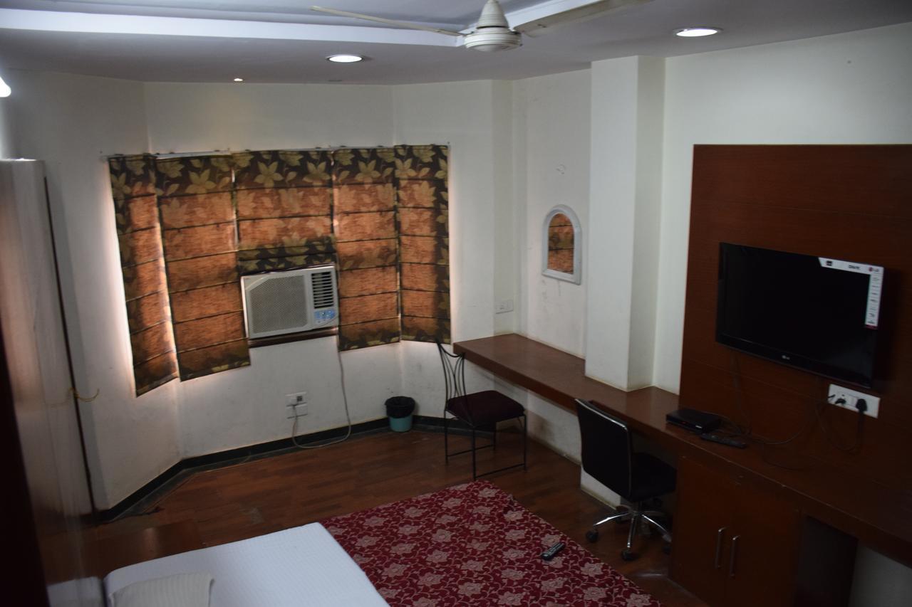 Capital O 84122 Hotel Trilok Palace Jaipur Luaran gambar